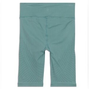 Lululemon Reveal high rise Short Digital Rain